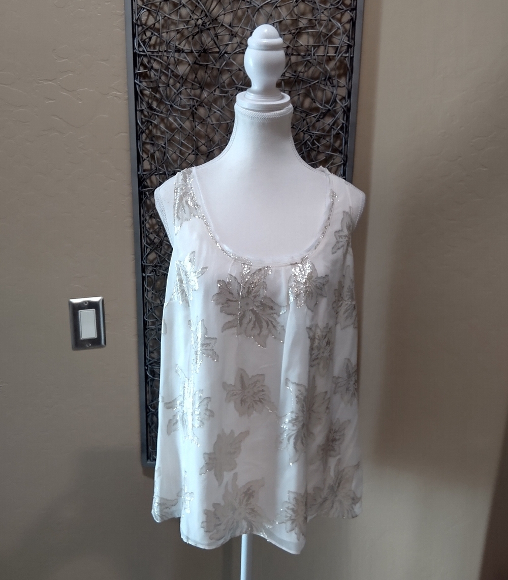 White House Black Market Silk and Metallic Ivory Floral Patterned Tank Top
